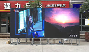 重慶彩光成功安裝渝北區保利.高爾夫球會大型租賃屏